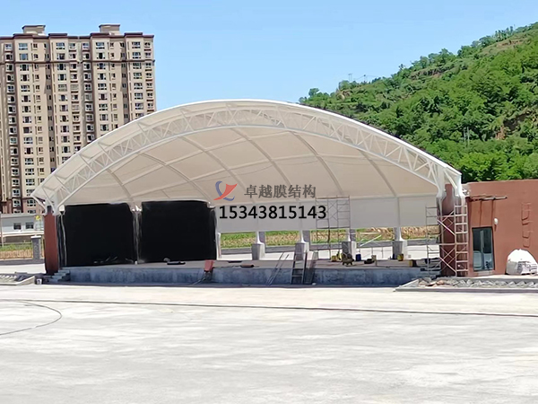 舞臺建筑采用膜結(jié)構(gòu)的原因？